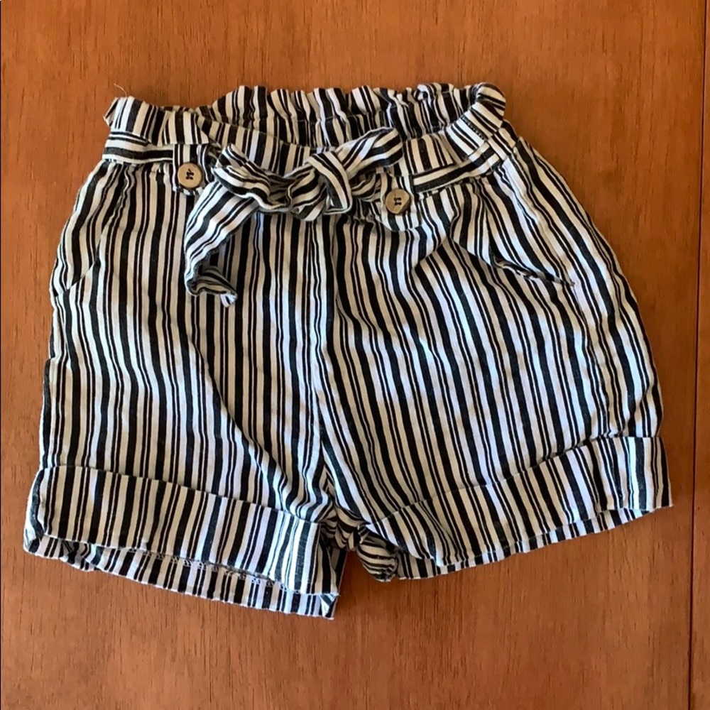Striped linen shorts
